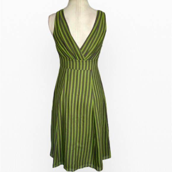 Ted Baker London 
Green And Gray Striped Empire Waist Silk Sleeveless 6” - Picture 4 of 12